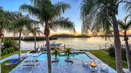 The Pearl on the Bay - 1370