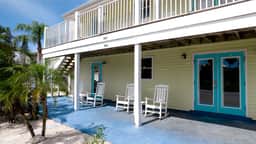 Holmes Bungalow - 304A