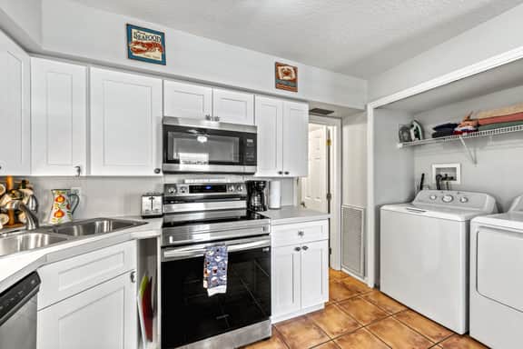 Holmes Getaway - 304B