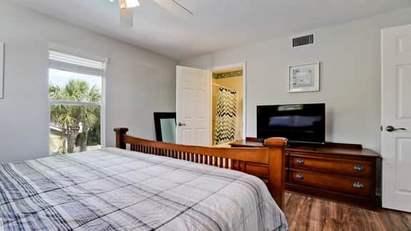 Holmes Getaway - 304B