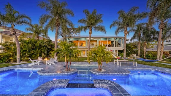 The Pearl on the Bay - 1370