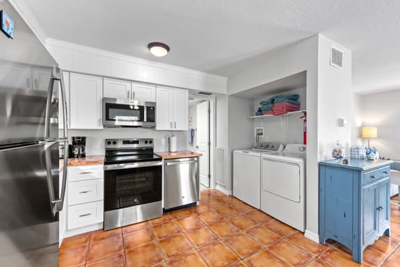 Holmes Bungalow - 304A